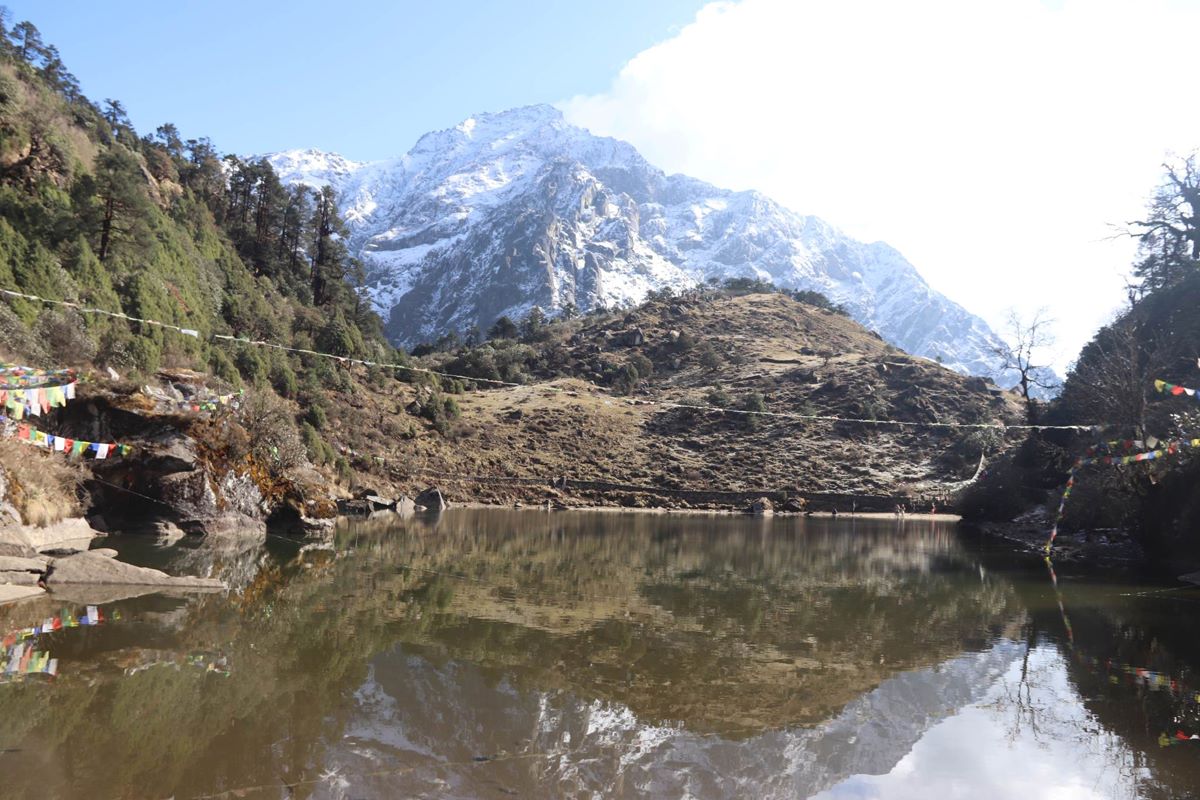 चौतीस सय त्रिचालीस मिटरको उचाइमा रहेको पर्यटकीय स्थल साल्पा पोखरी