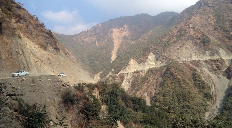 पहिरोले ठप्प कान्ति लोकपथ आजदेखि एकतर्फी सञ्चालनमा