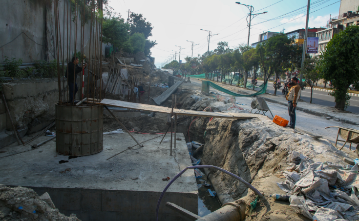 काठमाडौंमा जथाभावी सडक खन्दा सर्वसाधारणलाई सास्ती (तस्बिरसहित)