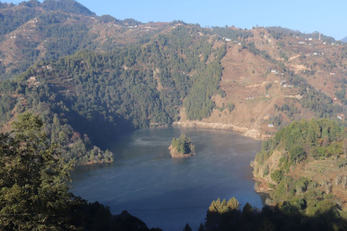 मानव निर्मित सात किलोमिटर लामो इन्द्रसरोवर