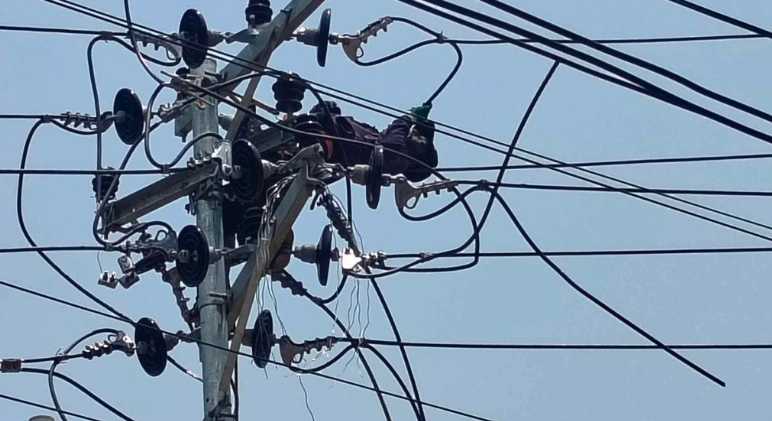 विद्युत प्राधिकरणको लापर्बाहीले करेन्ट लागेर एक मजदुरको मृत्यु
