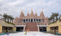 अबुधाबीमा निर्माण भएको मन्दिरको भारतीय प्रधानमन्त्री मोदीद्वारा उद्घाटन