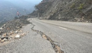 हस्तान्तरण नहुँदै भत्कियो थलह–जेवाकोट सडक