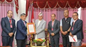 ४६ औं इफाप्का सम्मेलनको औपचारिक समुद्घाटनको लागि राष्ट्रपति समक्ष निमन्त्रणा पत्र हस्तान्तरण 