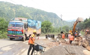नौबिसे–मलेखु सडक असोज ४ गतेदेखि १६ दिन राति ४ घण्टा बन्द हुने