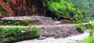 बागलुङमा डम्पिङसाइटको पर्खाल भत्कियो