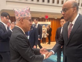 सिंगापुरका राष्ट्रपति थरमन र अर्थमन्त्री खनालबीच भेटवार्ता