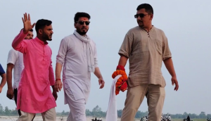 कमला पुलको अवस्था बुझ्न पुगेका पूर्वाधार मन्त्री सुनील लम्सालविरुद्ध नाराबाजी