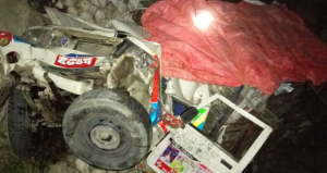 सिमखोलामा बोलेरो दुर्घटना: सहचालकको मृ*त्यु, दुई जना घाइते