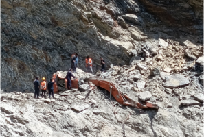दरखोला जलविद्युतको लागि सडक खन्ने क्रममा पहिरो, एस्काभेटर चालकको मृत्यु