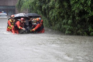 चीनमा भयंकर बाढी, ७० गोही सहर पसेपछि स्थानिय आतंकित