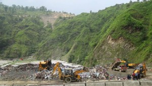 बञ्चरेडाँडामा अव्यवस्थित रुपमा फोहोर फ्याल्न रोक लगाउन माग