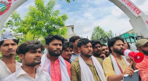 मन्त्रीलाई कालोमोसो दल्न नपाएपछि मन्त्रालयमा तालाबन्दी