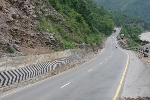 नारायणगढ–मुग्लिन सडकखण्डः क्षतिपूर्ति नदिँदा पुल निर्माणमा ढिलाइ