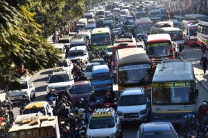 उपत्यकाका मुख्य चोकहरुमा सवारी चाप, साँखुमा सडक मर्मत गर्न डाइभर्सन