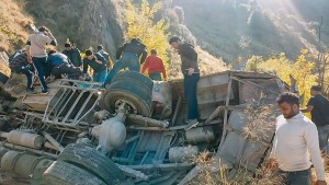 जम्मु–कश्मिरमा बस दुर्घटना हुँदा ३९ जनाको मृत्यु