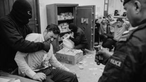 सर्लाहीमा लघुवित्त संस्थाभित्रै छिरेर फिल्मी शैलीमा लुटपाट