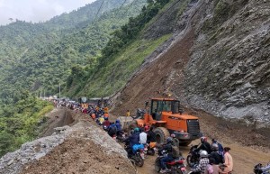 अवरुद्ध नारायणगढ– मुग्लिन सडक दुईतर्फी सञ्चालनमा