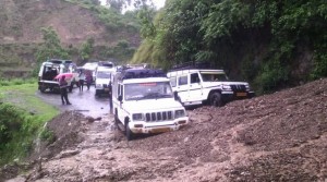 बाढी र पहिरोले जम्मु काश्मिरमा आठ जनाको मृत्यु