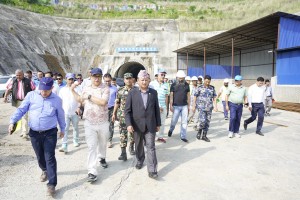 सुनकोशी मरिन डाइभर्सनको काम समयमै सम्पन्न गर्न मन्त्री खड्काको निर्देशन