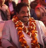 सरकारलाई प्रभु साहको प्रश्न: हुलाकी राजमार्गलाई किन विभेद गरियो ?