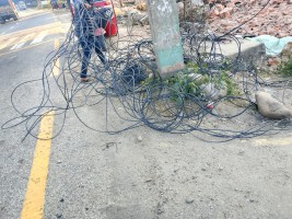 हेटौंडामा इन्टरनेट केवल जथाभावी विच्छ्याउँदा दुर्घटनाको जोखिम