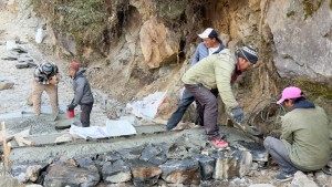 सगरमाथा आधार शिविर जाने पदमार्ग स्तरोन्नति गरिँदै (फोटोफिचर)
