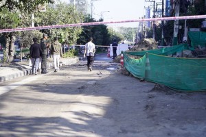 मिनभवनमा मेलम्ची खानेपानीको पाइप फुट्दा सडक अस्तव्यस्त (फोटोफिचर)