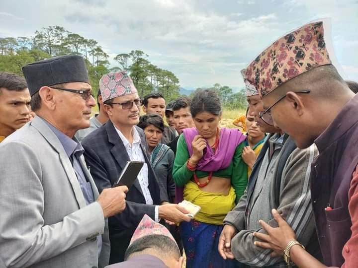 मन्त्री कुँवर र राज्यमन्त्री सोडारीद्वारा बाढी प्रभावित क्षेत्रको स्थलगत निरीक्षण