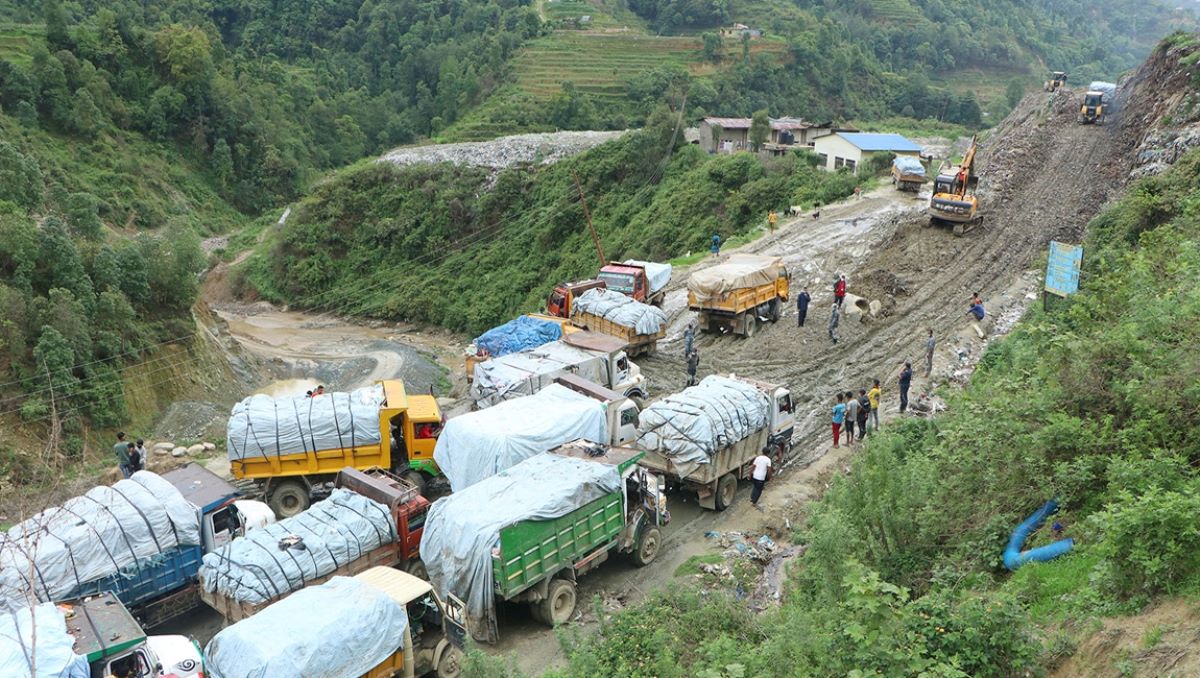  बञ्चरेडाँडामा फोहोर फाल्न नदिने सरोकार समितिको चेतावनी