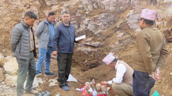 रैनादेवी छहरामा सडक स्तरोन्नतिका लागि शिलान्यास