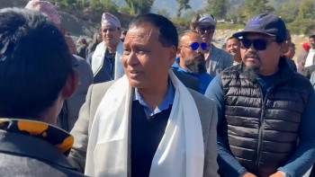 काभ्रेको बाढी प्रभावित क्षेत्रमा पुगेर मन्त्री घिसिङले भने : पुनर्निर्माण चाँडै हुनेछ