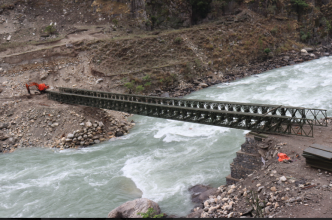 मुगुको नेरघाटमा बेलीब्रिज निर्माण, झोलुङ्गे पुलको जोखिमबाट स्थानीयबासी मुक्त