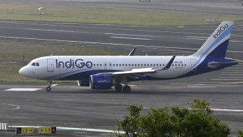 भारतको ठूलो विमान कम्पनी इन्डिगोले किन गर्याे उडान रद्द ?