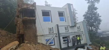 ललितपुरको धापाखेलमा पहिरोले साढे दुईतले घर ढल्यो, मानवीय क्षति भएन