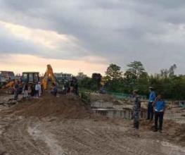 बाढीले डाइभर्सन बगाउँदा अवरुद्ध पूर्व-पश्चिम राजमार्ग पाँच घण्टापछि सुचारु