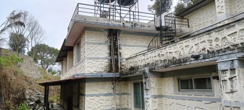 सञ्चालनमा नआउँदै भत्कियो प्रसूति केन्द्रको भवन