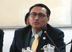 विद्युतीय गाडीमा सूचना चुहावट गरेको प्रमाण दिन अर्थमन्त्रीको चुनौती