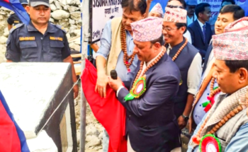 मन्त्री खड्काद्वारा सिसुवाखोलामा निर्माण भएको पुलको उद्घाटन