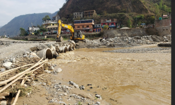 रोशी खोलाले बगाएको डाइभर्सन मर्मत, बिपी राजमार्गमा यातायात सञ्चालन