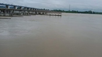 नारायणीमा तटबन्ध निर्माण गरिँदै