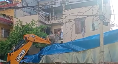 मापदण्डविपरीतका संरचना हटाउँदै मुसीकोट नगरपालिका