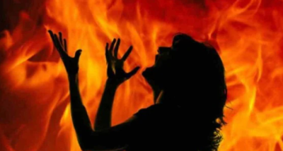 अनामनगरस्थित एक स्टुडियोमा युवतीले गरिन आत्मदहको प्रयास