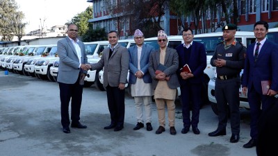 निर्वाचनको लागि भारत सरकारद्वार ६१ वटा गाडी हस्तान्तरण
