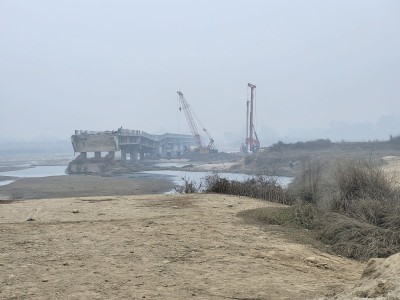 कमला पुलको पुनःनिर्माण कार्य तीव्र गतिमा, असार मसान्तसम्म सम्पन्न गर्ने लक्ष्य