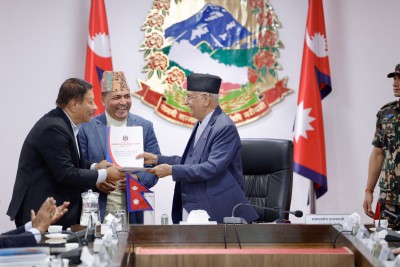 कार्यसम्पादन सम्झौतामा प्रधानमन्त्री र मन्त्रीहरूबीच हस्ताक्षर