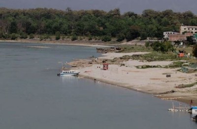 नारायणीको बहाव कम भएपछि निकुञ्जको सुरक्षामा चुनौती