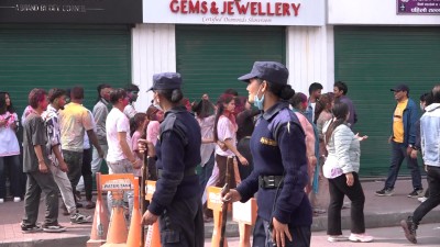 काठमाडौंको ट्राफिक व्यवस्थापनमा निर्वाचन प्रहरी, ट्राफिक प्रहरी अन्यन्त्रै खटाइयो