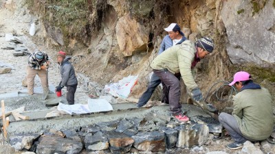 सगरमाथा आधार शिविर जाने पदमार्ग स्तरोन्नति गरिँदै (फोटोफिचर)