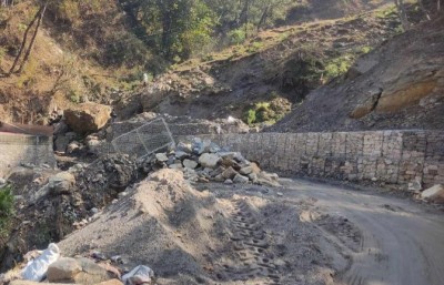 बारपाक सडक निर्माणमा निर्माण कम्पनीको ढिलासुस्ती 